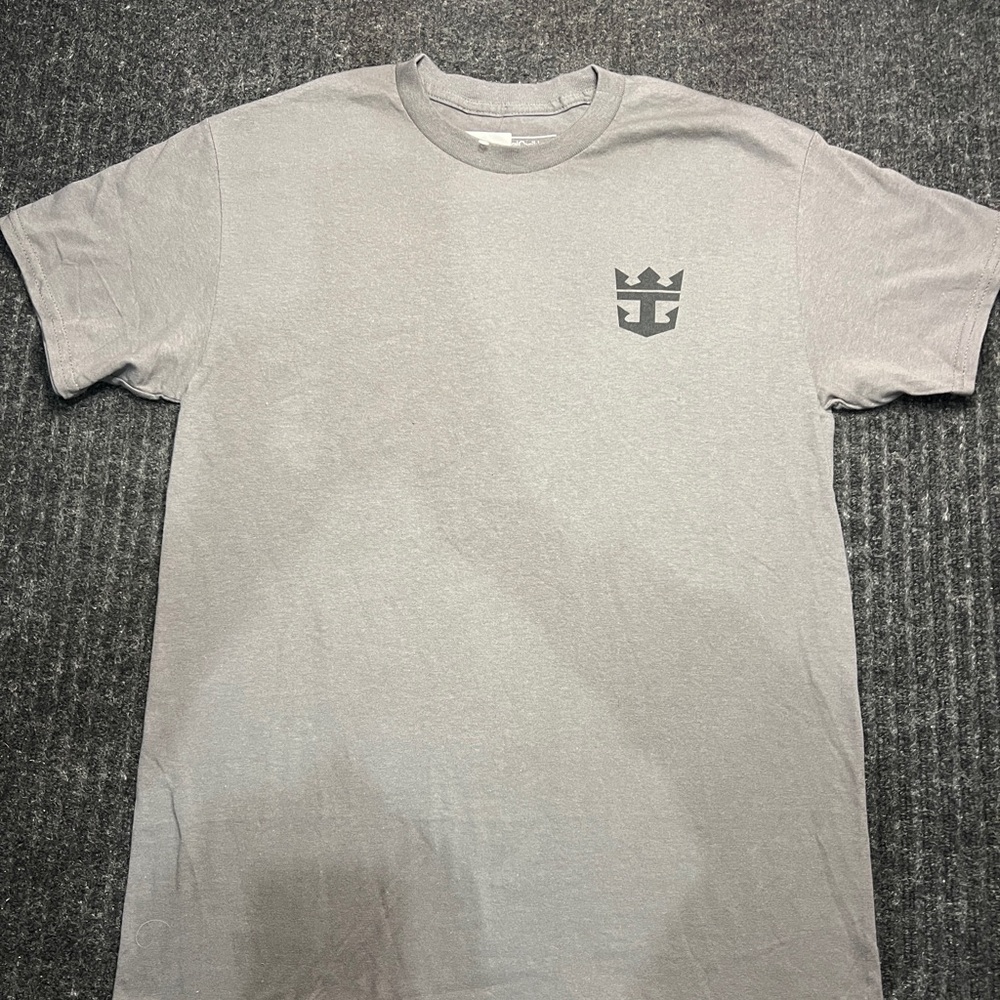 Classic Royal Caribbean Gray Short Sleeve Tee Size M NWT